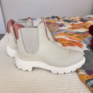OluKai boots